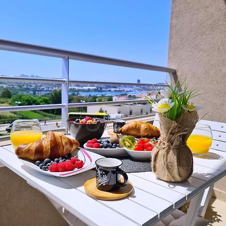 Luxury Apartment Salona Bagian luar foto