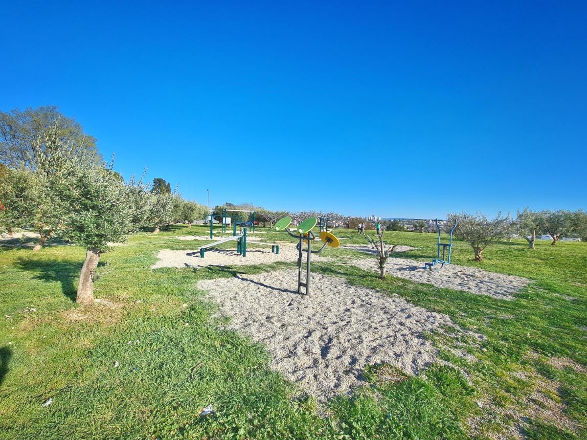 Luxury Apartment Salona Bagian luar foto