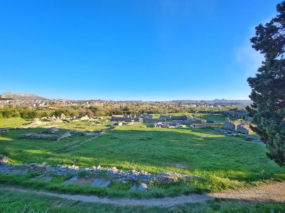 Luxury Apartment Salona Bagian luar foto