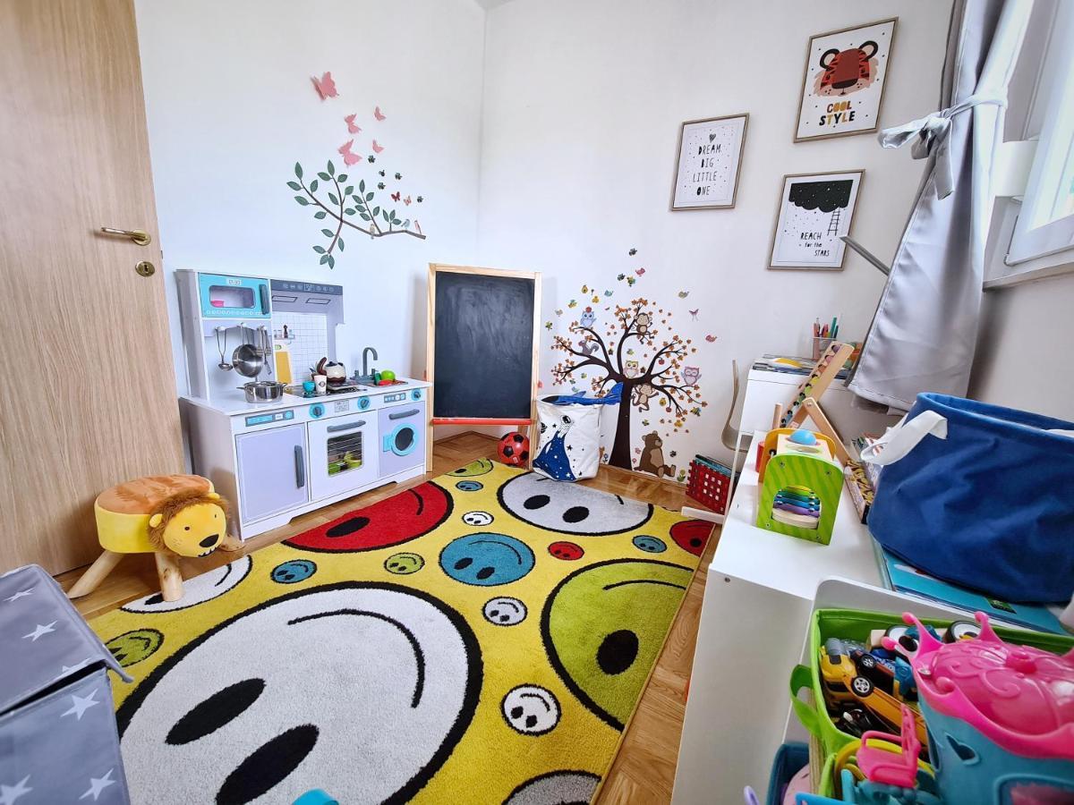 Luxury Apartment Salona Bagian luar foto