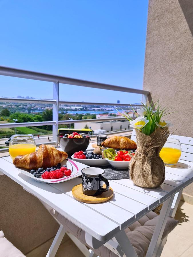 Luxury Apartment Salona Bagian luar foto