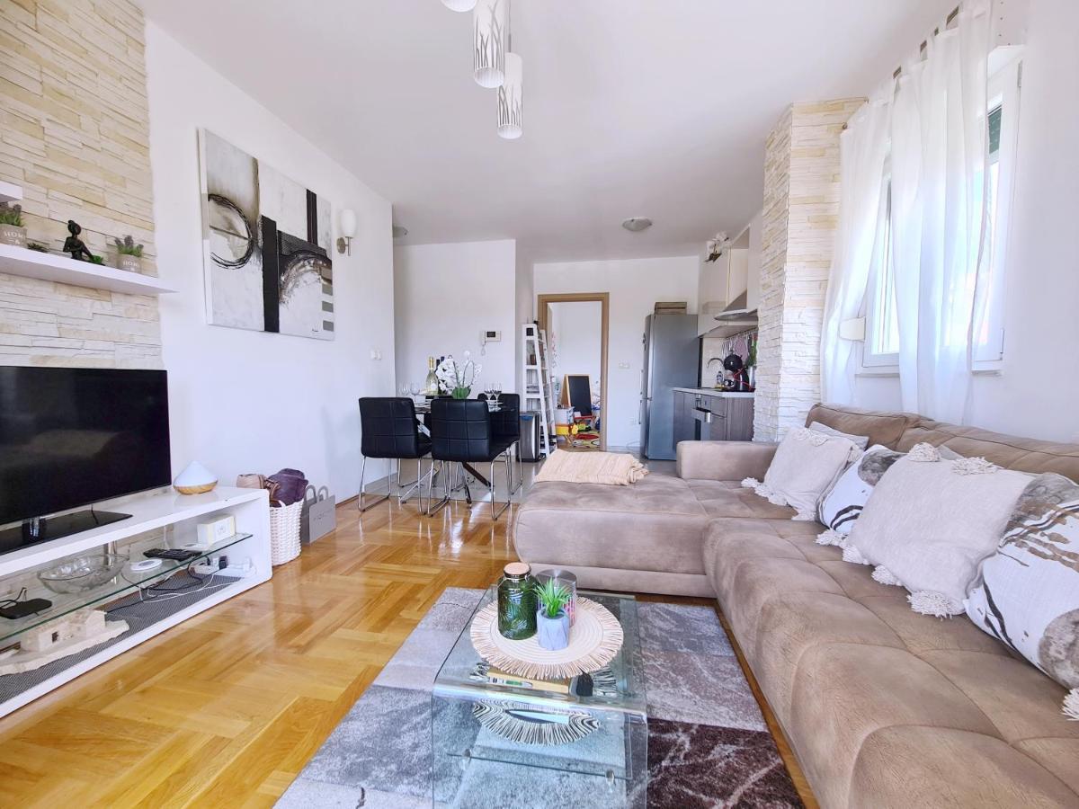 Luxury Apartment Salona Bagian luar foto