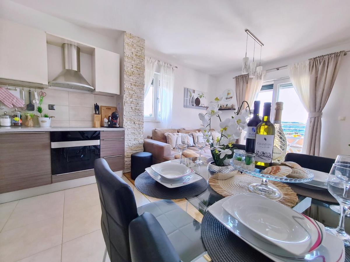 Luxury Apartment Salona Bagian luar foto