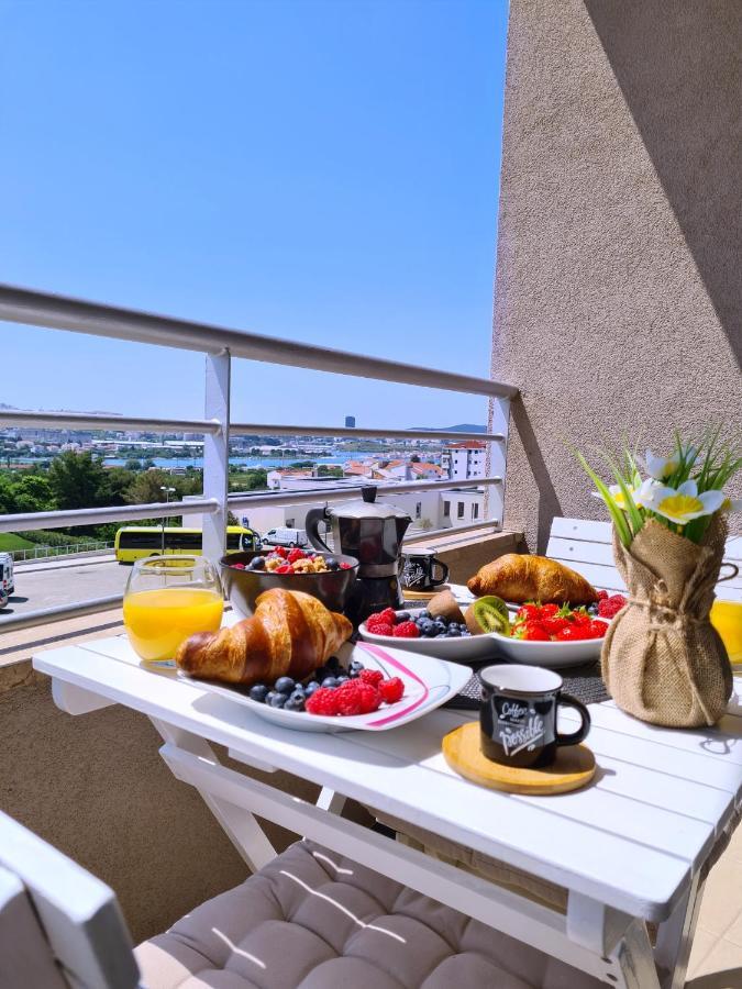 Luxury Apartment Salona Bagian luar foto